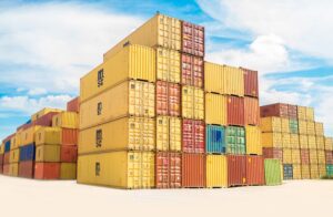 Jak powinien wyglądać transport morski kontenerów?